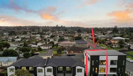 3 Bedroom + Study! - Photo 5