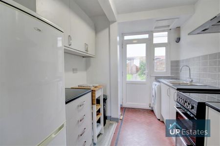 3 bedroom terraced house to rent - Photo 5