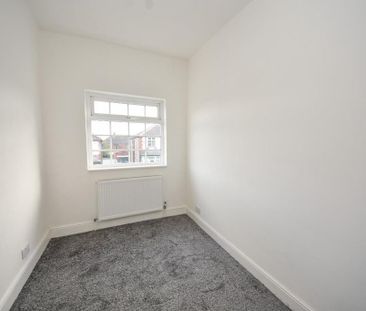 3 bedroom end of terrace house to rent - Photo 4