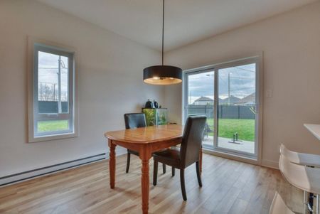 363 Rue du Merlot, J0N 1P0, Sainte-Marthe-Sur-Le-Lac - Photo 4