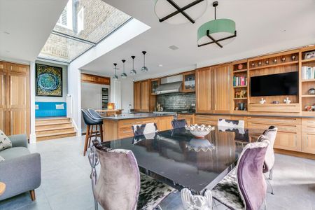 4 bedroom terraced house to rent - Photo 2
