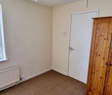 2 bedroom house of multiple occupation to rent - Photo 2