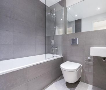 3 bedroom ground floor flat to rent - Photo 3