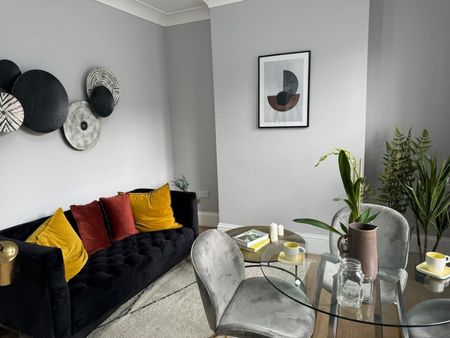 2 Bed Flat, Tennyson Street, SW8 - Photo 2