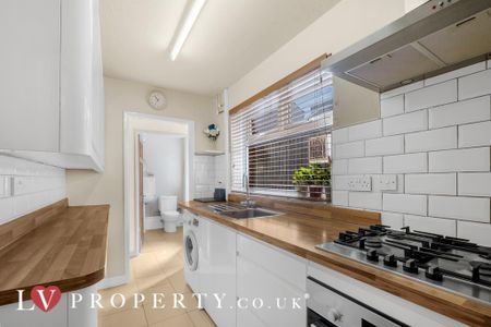 2 bedroom terraced house to rent - Photo 3