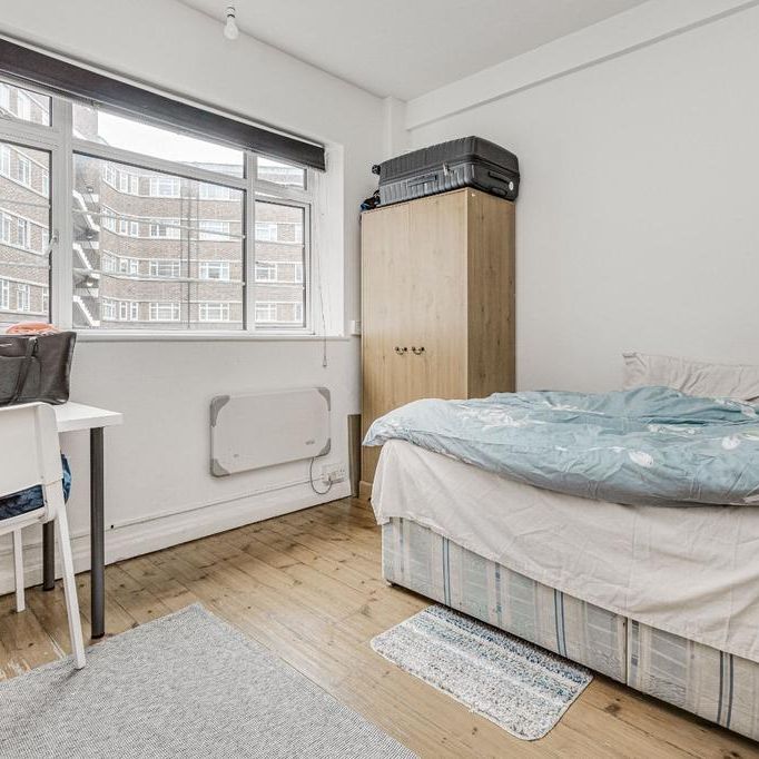 3 bedroom flat to rent - Photo 1