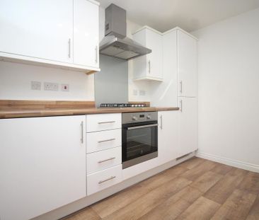 3 bedroom semi-detached house to rent - Photo 3