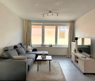 Appartement met 2 slaapkamers en balkon. - Photo 2