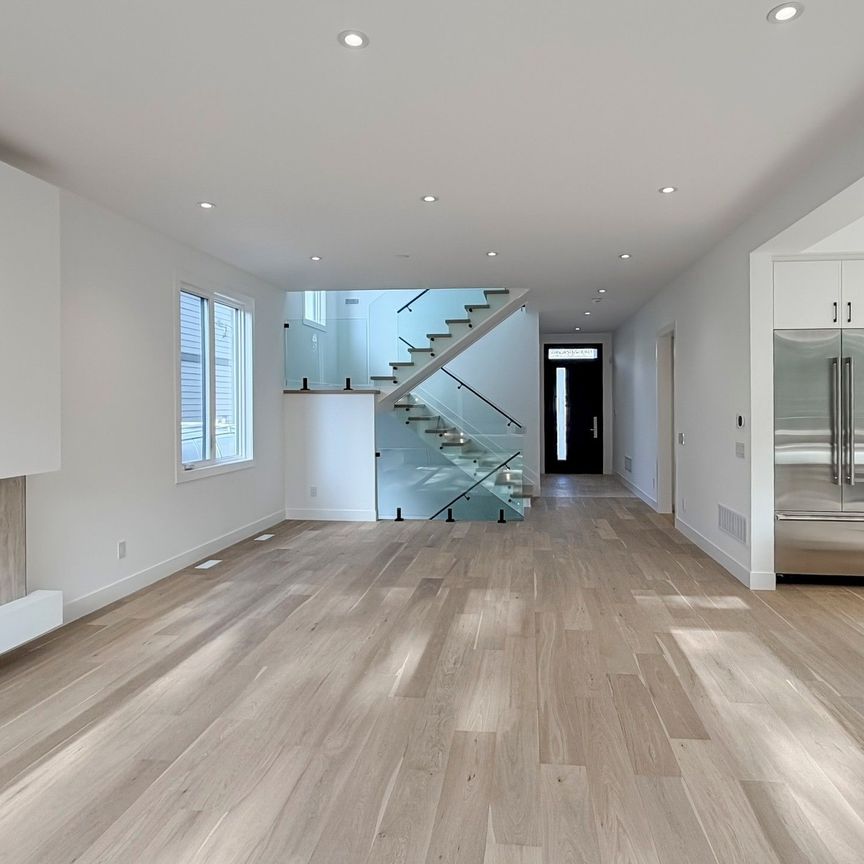 For Lease - 19 Putney Road, Toronto, Ontario - Photo 1