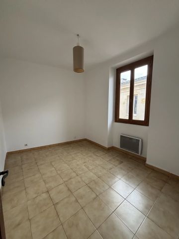 Location Appartement 3 pièces 56m² NIMES 30000 - Photo 3