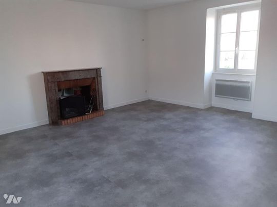 Pour VISITER, appeler le 02.23.55.91.17 MONDEVERT, Cette maison située dans le bourg comprend ... - Photo 1