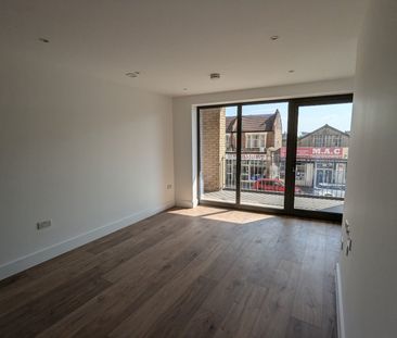 2 Bed Flat, Oto Tower, IG3 - Photo 1