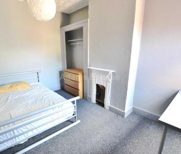 6 bedroom terraced house to rent - Photo 4