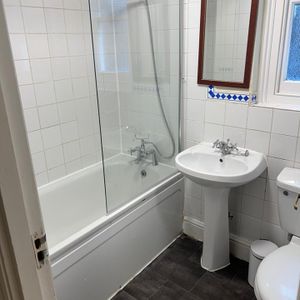 Room in a Shared Flat, Ongar Road, SW6 - Photo 3