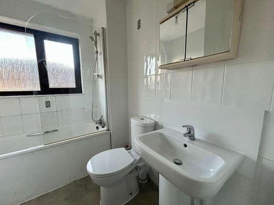 Fortescue Drive, Shenley Church End, MK5 - Photo 1