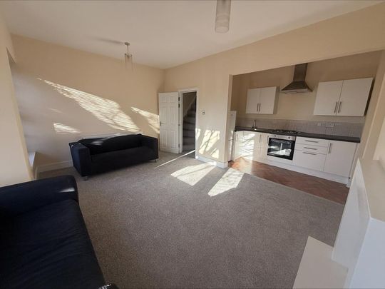 2 bedroom flat to rent - Photo 1