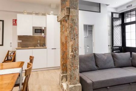 Calle de Sagunto, Madrid, Community of Madrid 28010 - Photo 3