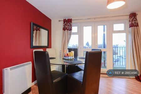 2 bedroom flat to rent - Photo 3