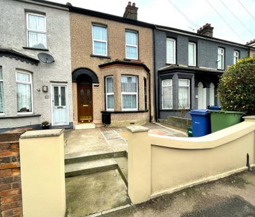 3 bedroom terraced house to rent - Photo 1
