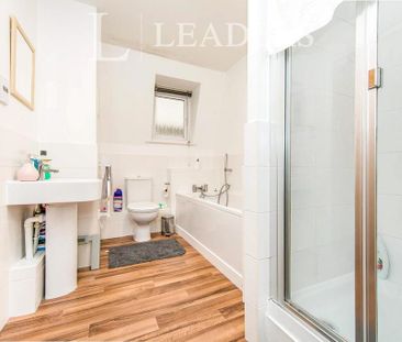 2 bedroom flat to rent - Photo 6