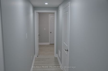 Detached Home For Lease | N8120438 - Photo 3