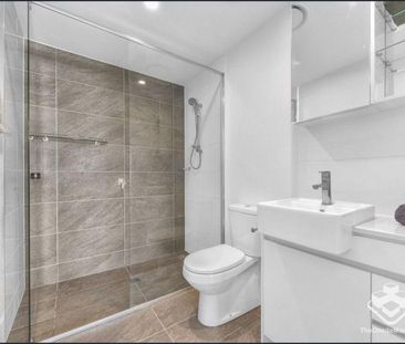 INSPECT ANYTIME - FULLY FURNISHED 2 Bed / 2 Bath Apartment - Photo 4
