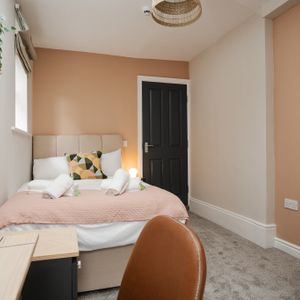 Distinctive 6-Bedroom House Share in Aigburth - Photo 3