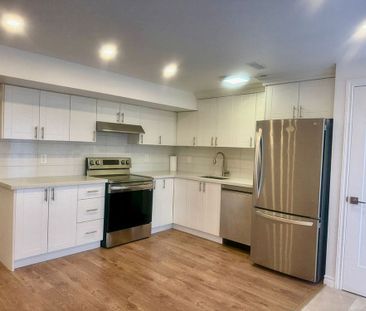 For Lease - 18 Frank Kelly Drive, East Gwillimbury, Ontario - Photo 4