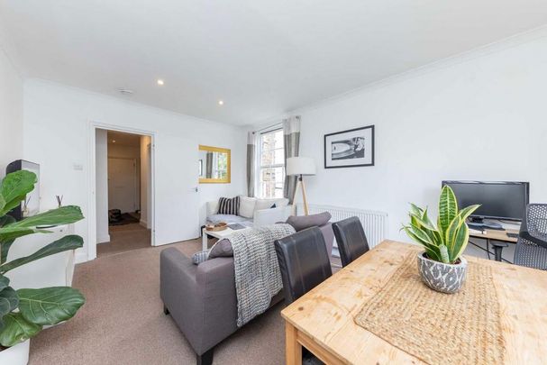 2 bedroom flat to rent - Photo 1