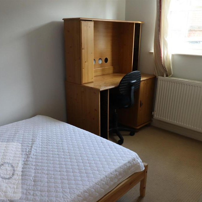 6 bedroom terraced house to rent - Photo 1