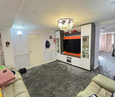 3 bedroom apartment to rent - Photo 1