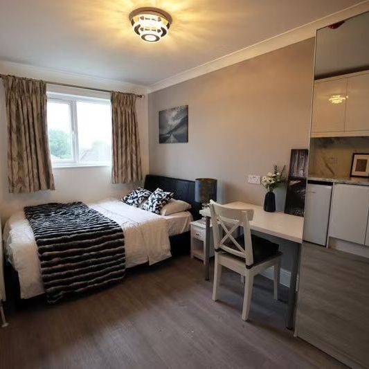 Room in a Shared House, Olive Road, W5 - Photo 1