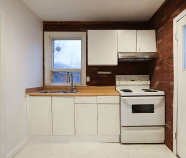 For Lease - 32 Pendeen Avenue, Toronto, Ontario - Photo 6