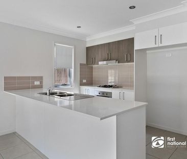 MODERN FAMILY HOME IN BEAUTIFUL CLEVELAND - Photo 4