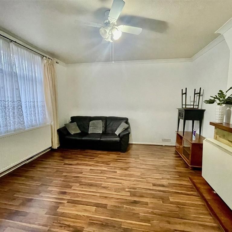 3 bedroom terraced house to rent - Photo 1