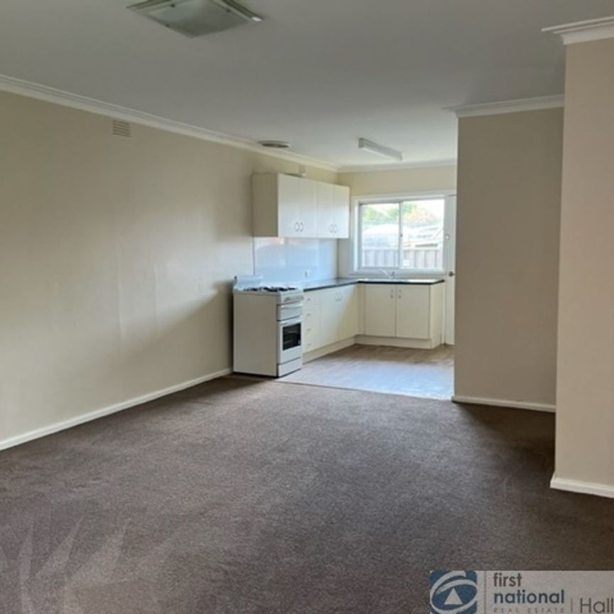 4/6-8 Hall Court, 3175, Dandenong Vic - Photo 1