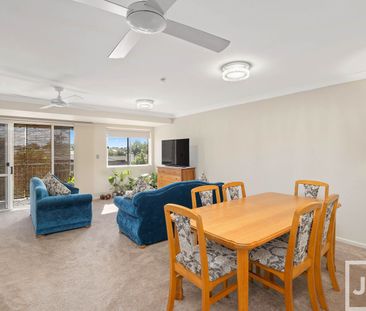 RENOVATED APARTMENT WITH SPACE - Photo 3