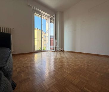 Luminoso appartamento di 4.5 locali a Massagno, con 2 balconi e posto - Foto 5