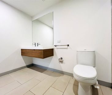 Unfurnished 2 Bedroom Stunner at a Perfect Location! - Photo 6