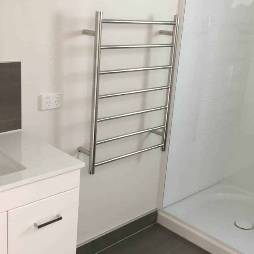 2 bedroom - lock up and leave - Photo 1