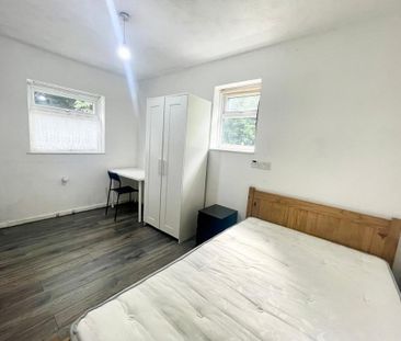 2 bedroom maisonette to rent - Photo 1