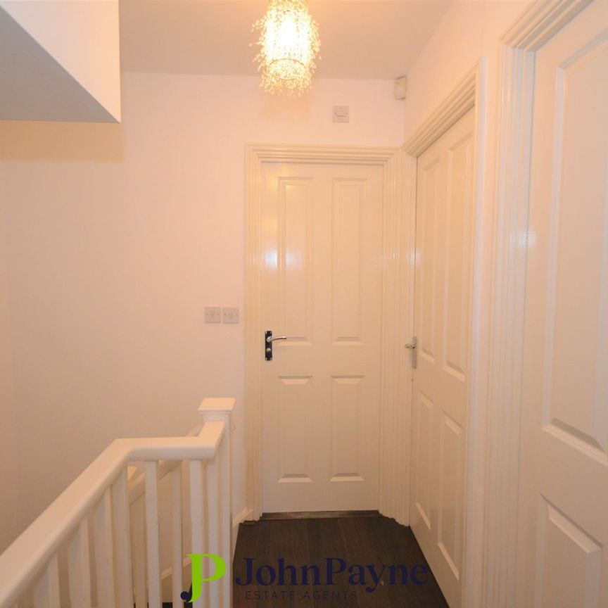 Crediton Close, Styvechale, Coventry, CV3 5PX - Photo 1