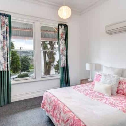 Caversham Beauty - Photo 1