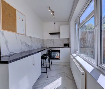 1 bedroom semi detached house to rent - Photo 5