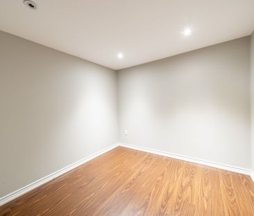 For Lease - 913 Carnaby Crescent, Oshawa, Ontario - Photo 2