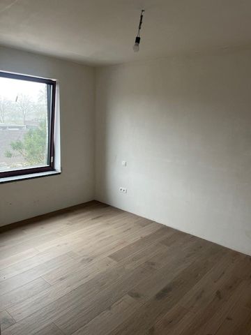 Prachtige energiezuinige nieuwbouwwoning met 3 slk op +/- 4a35ca grond in Genk - Photo 2