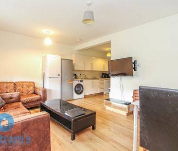 4 bed Semi-Detached House for Rent - Photo 2
