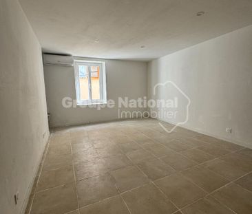 LOCATION d'un appartement de 3 pièces (45 m²) à SAINT CHAMAS, - Photo 3