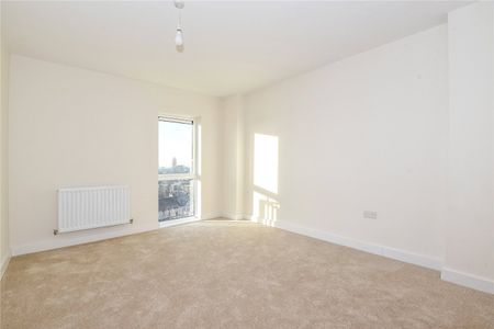 Ilford, London, IG2 - Photo 2