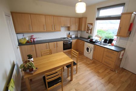 4 bedroom terraced house to rent - Photo 5